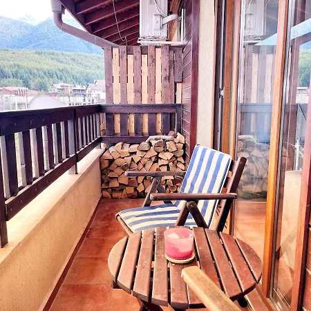 Mountain With Amazing View 2br, Free Parking Apartment